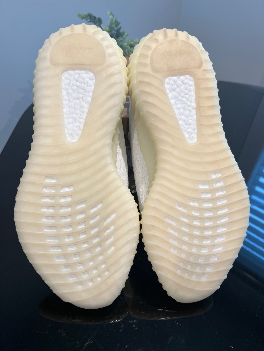 Adidas Men’s Yeezy Boost 350 V2 Cream White Size 10.5 - Picture 9 of 11
